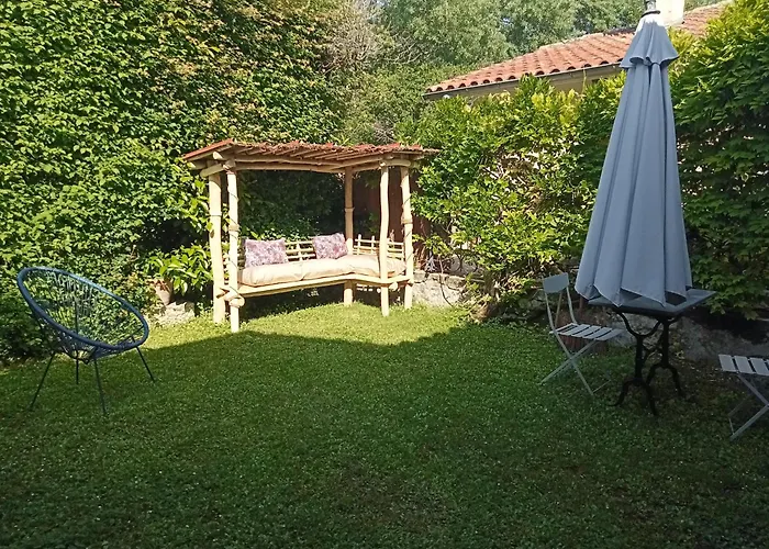 Maison En Pierre Restauree Avec Jardin