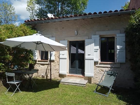 Maison En Pierre Restauree Avec Jardin * Auch