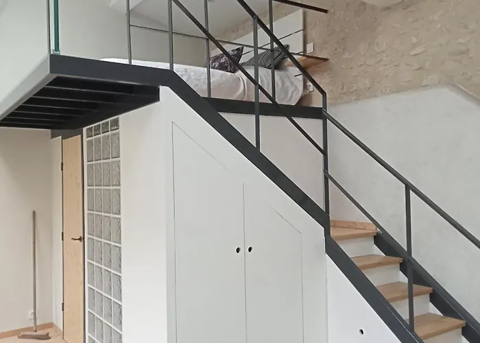 Maison En Pierre Restauree Avec Jardin